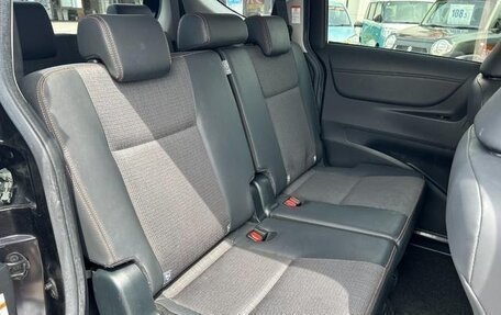 Toyota Sienta II, 2022 год, 1 100 000 рублей, 17 фотография