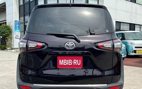 Toyota Sienta II, 2022 год, 1 100 000 рублей, 5 фотография