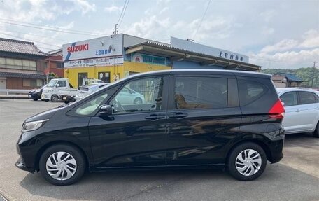 Honda Freed II, 2022 год, 1 300 000 рублей, 7 фотография