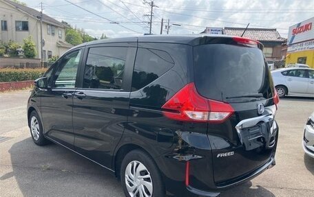 Honda Freed II, 2022 год, 1 300 000 рублей, 4 фотография
