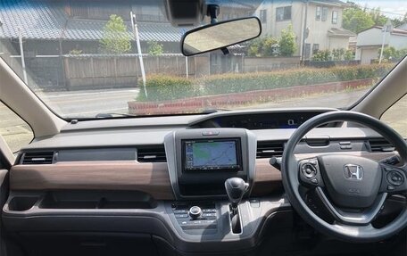 Honda Freed II, 2022 год, 1 300 000 рублей, 10 фотография