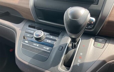 Honda Freed II, 2022 год, 1 300 000 рублей, 12 фотография