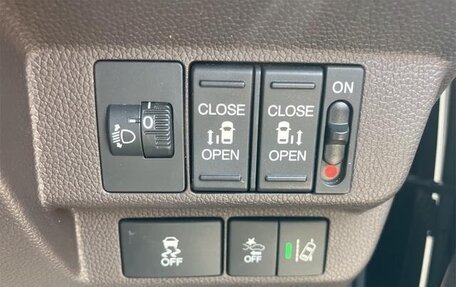 Honda Freed II, 2022 год, 1 300 000 рублей, 14 фотография