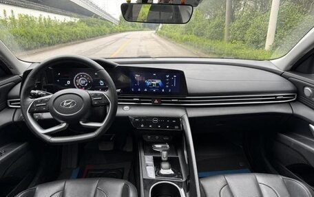 Hyundai Elantra, 2022 год, 1 400 000 рублей, 10 фотография