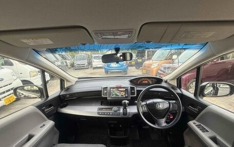 Honda Freed I, 2014 год, 800 000 рублей, 14 фотография