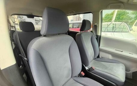 Honda Freed I, 2014 год, 800 000 рублей, 20 фотография