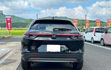 Honda Vezel, 2022 год, 1 800 000 рублей, 5 фотография