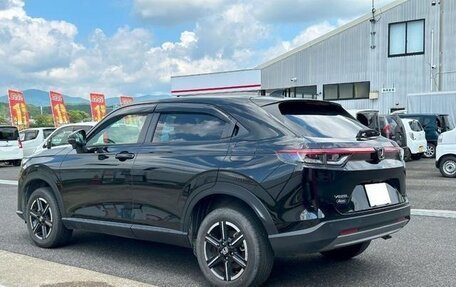 Honda Vezel, 2022 год, 1 800 000 рублей, 4 фотография