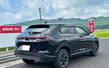 Honda Vezel, 2022 год, 1 800 000 рублей, 6 фотография