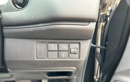 Honda Vezel, 2022 год, 1 800 000 рублей, 17 фотография