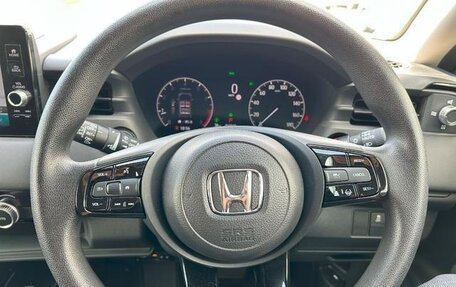 Honda Vezel, 2022 год, 1 800 000 рублей, 12 фотография