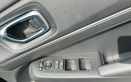 Honda Vezel, 2022 год, 1 800 000 рублей, 18 фотография
