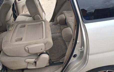 Toyota Gaia, 2001 год, 500 000 рублей, 24 фотография