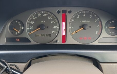 Toyota Gaia, 2001 год, 500 000 рублей, 29 фотография