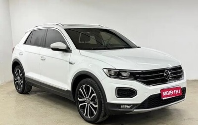 Volkswagen T-Roc I, 2022 год, 1 790 000 рублей, 1 фотография