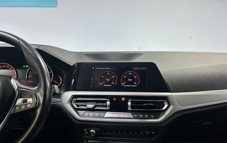 BMW 3 серия, 2019 год, 3 050 000 рублей, 21 фотография