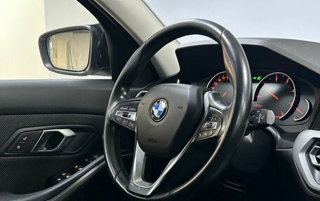 BMW 3 серия, 2019 год, 3 050 000 рублей, 18 фотография