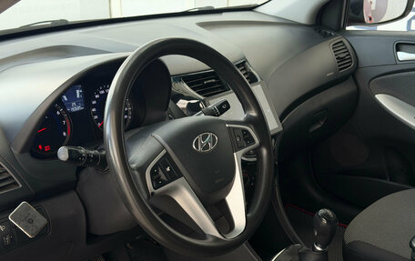 Hyundai Solaris II рестайлинг, 2012 год, 595 000 рублей, 12 фотография