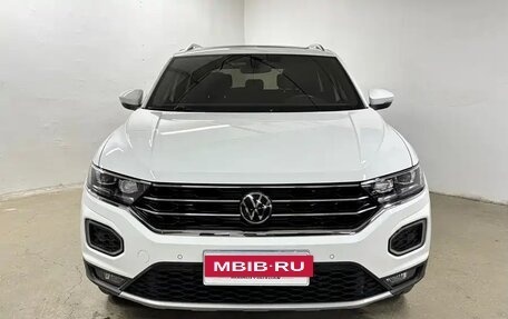 Volkswagen T-Roc I, 2022 год, 1 790 000 рублей, 2 фотография