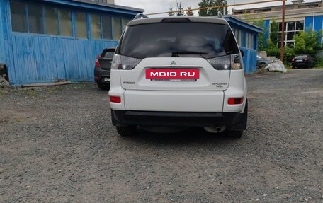 Mitsubishi Outlander III рестайлинг 3, 2012 год, 1 400 000 рублей, 2 фотография