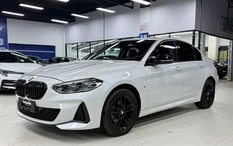 BMW 1 серия, 2022 год, 1 500 000 рублей, 3 фотография