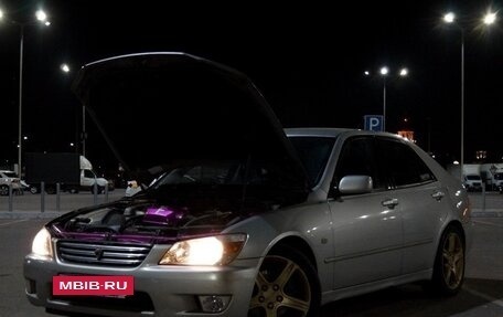 Toyota Altezza, 2000 год, 750 000 рублей, 2 фотография