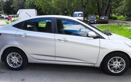 Hyundai Solaris II рестайлинг, 2016 год, 850 000 рублей, 2 фотография