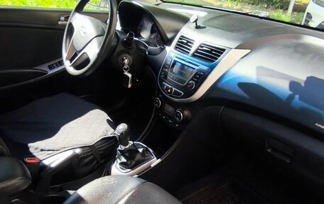Hyundai Solaris II рестайлинг, 2016 год, 850 000 рублей, 13 фотография