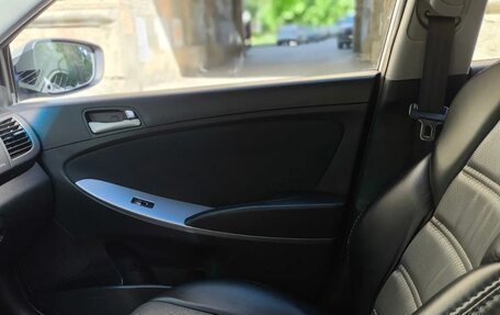 Hyundai Solaris II рестайлинг, 2016 год, 850 000 рублей, 21 фотография