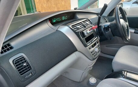 Toyota Opa I рестайлинг, 2004 год, 595 000 рублей, 5 фотография