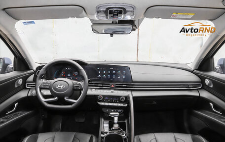 Hyundai Elantra, 2023 год, 1 700 000 рублей, 9 фотография