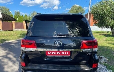 Toyota Land Cruiser 200, 2016 год, 5 600 000 рублей, 10 фотография