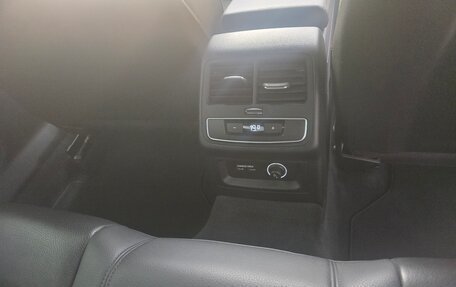 Audi A4, 2019 год, 2 950 000 рублей, 7 фотография