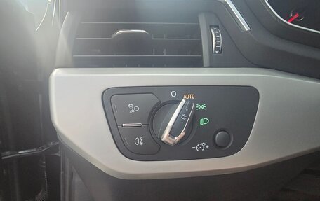 Audi A4, 2019 год, 2 950 000 рублей, 16 фотография