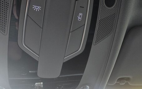 Audi A4, 2019 год, 2 950 000 рублей, 20 фотография