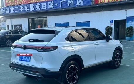 Honda Vezel, 2023 год, 1 945 000 рублей, 6 фотография