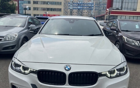 BMW 3 серия, 2018 год, 1 499 000 рублей, 10 фотография