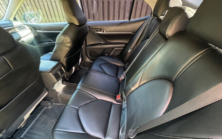 Toyota Camry, 2018 год, 2 600 000 рублей, 9 фотография