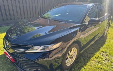 Toyota Camry, 2018 год, 2 600 000 рублей, 4 фотография