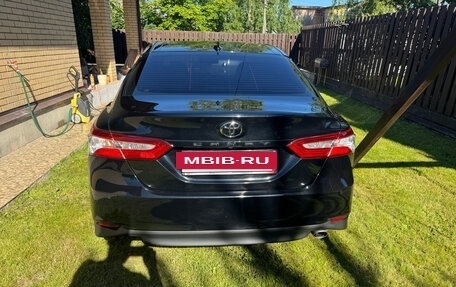Toyota Camry, 2018 год, 2 600 000 рублей, 6 фотография
