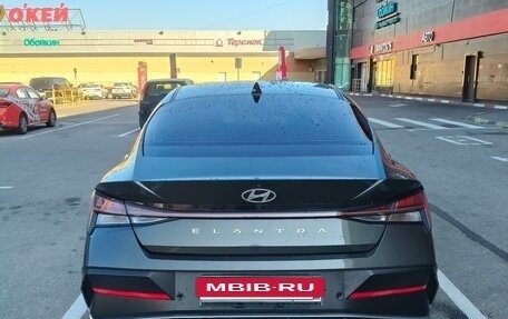 Hyundai Elantra, 2023 год, 1 800 000 рублей, 4 фотография