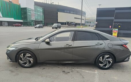 Hyundai Elantra, 2023 год, 1 800 000 рублей, 16 фотография