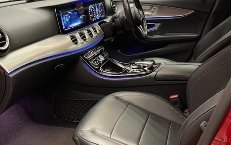 Mercedes-Benz E-Класс, 2019 год, 2 850 000 рублей, 10 фотография