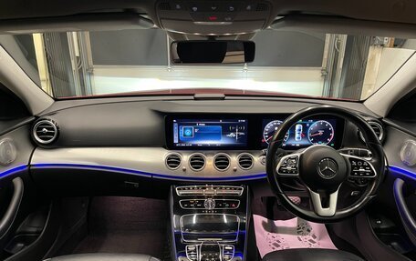 Mercedes-Benz E-Класс, 2019 год, 2 850 000 рублей, 14 фотография
