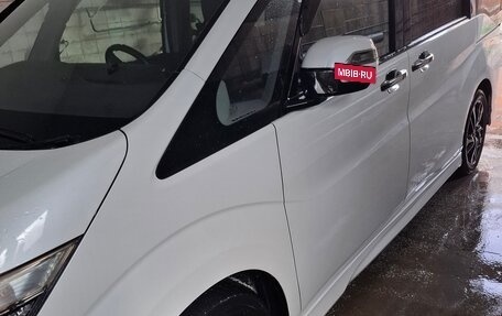 Honda Stepwgn IV, 2016 год, 1 750 000 рублей, 5 фотография