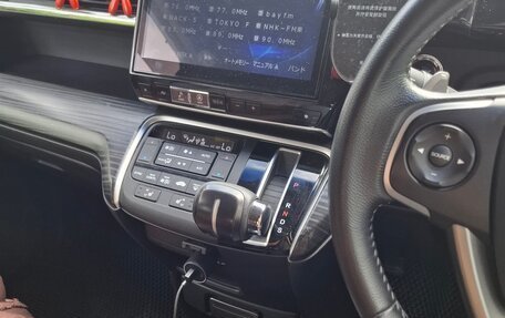 Honda Stepwgn IV, 2016 год, 1 750 000 рублей, 18 фотография
