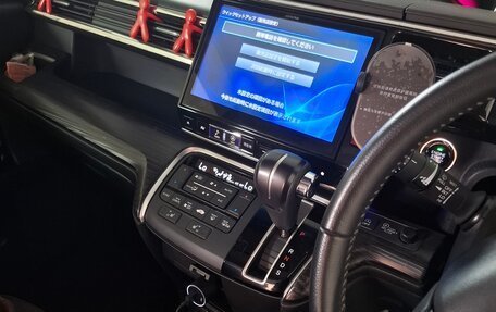 Honda Stepwgn IV, 2016 год, 1 750 000 рублей, 16 фотография