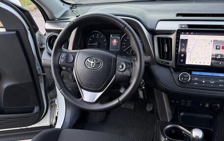 Toyota RAV4, 2016 год, 2 450 000 рублей, 10 фотография