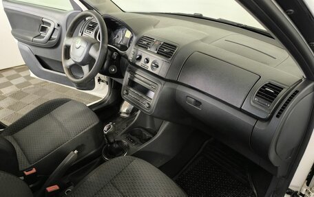 Skoda Fabia II, 2011 год, 576 000 рублей, 10 фотография