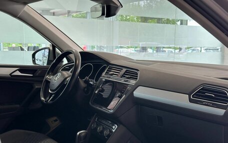 Volkswagen Tiguan II, 2019 год, 2 377 000 рублей, 8 фотография